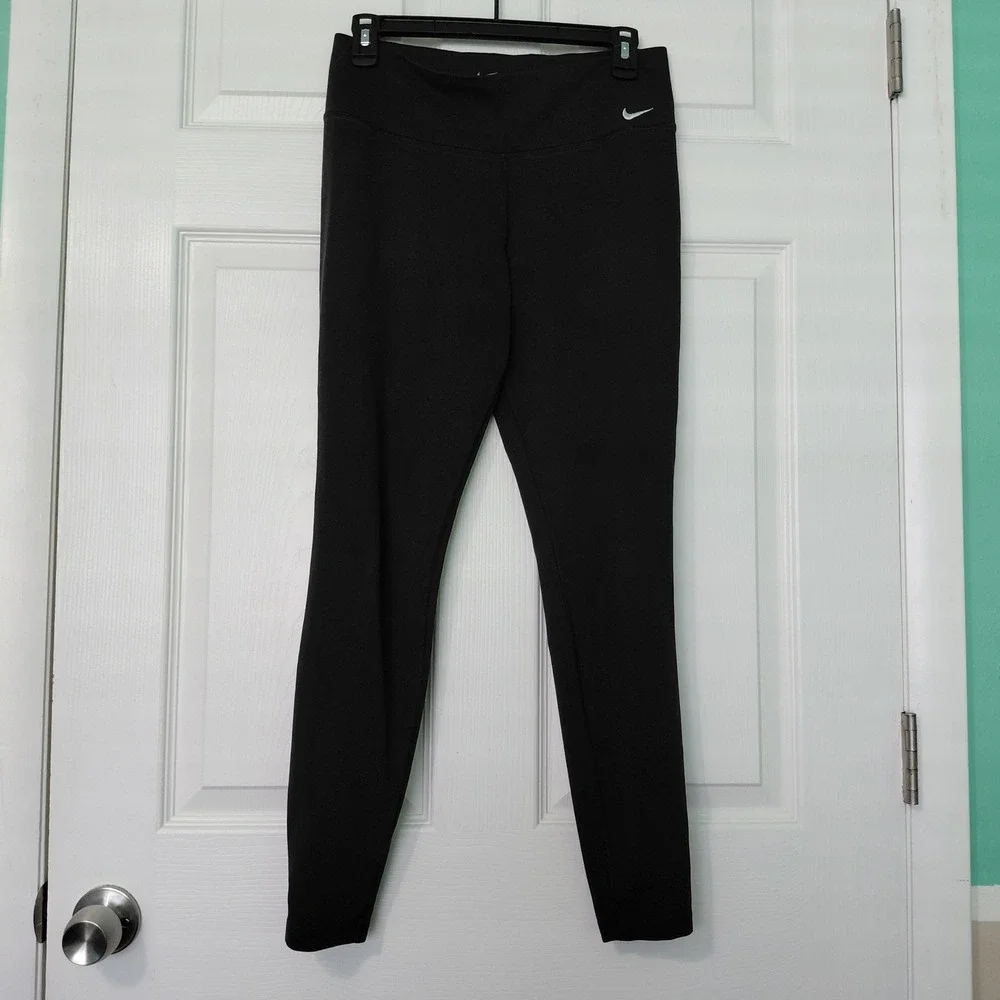Nike DriFit Legend 2.0 Women M Compression Tight Leggings Black Pants 548511-010
